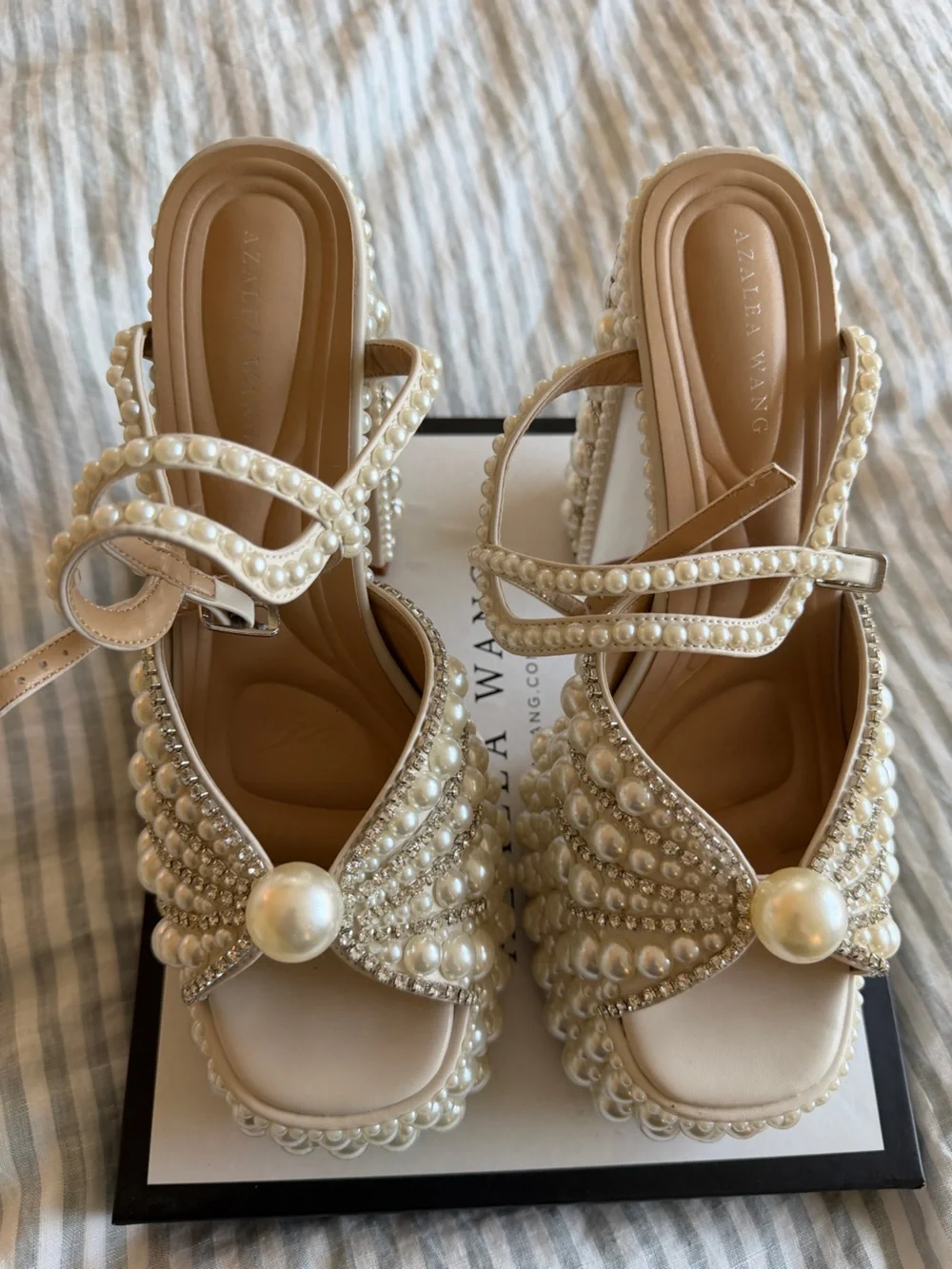 Azalea Wang Astrella-White Platform Heeled Sandal Size 9